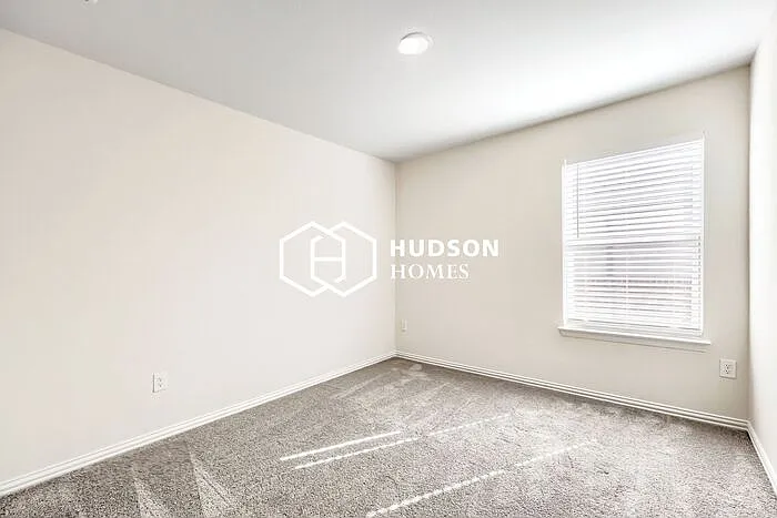 414 Rose Ave — Photo 6