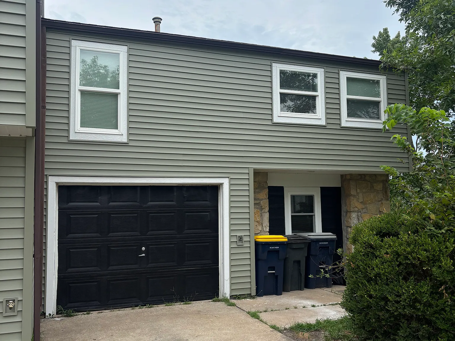 4 bed, 2254 sqft, $2,000 — Photo 3