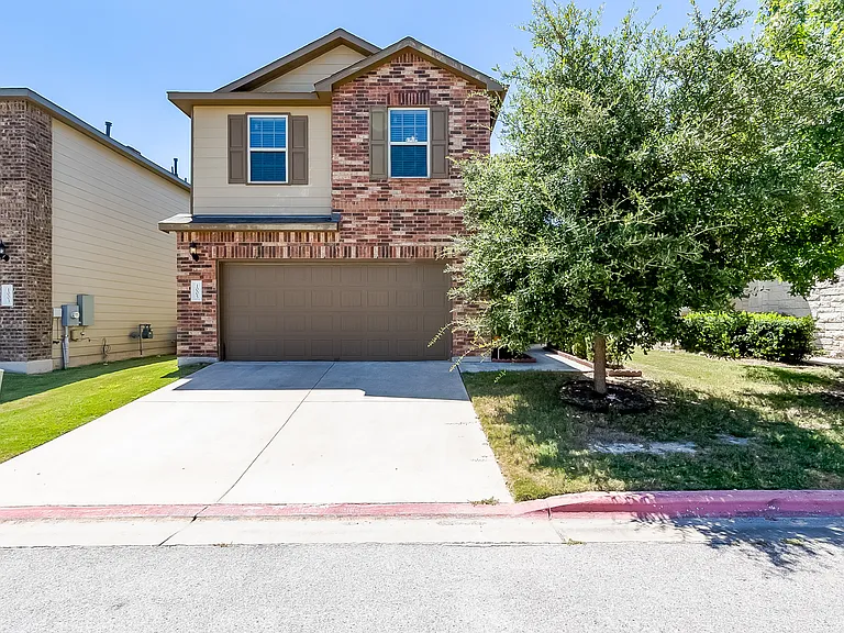 1005 Cold Bear Cv — Photo 2