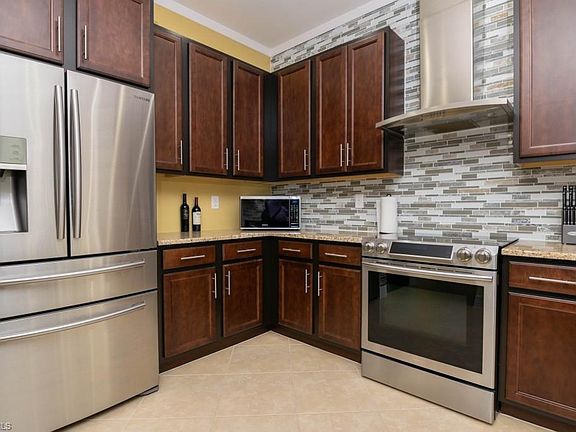 5th image of 11168 Sparkleberry Dr