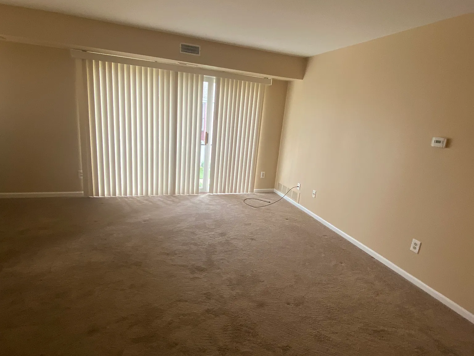 2 bed, 978 sqft, $1,400 — Photo 2