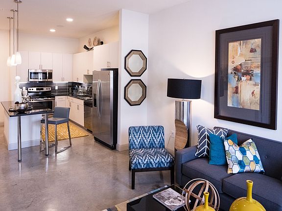 4th image of 2901 W 5th St #3303676