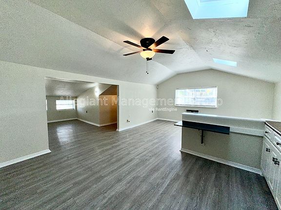 4th image of 658 West Ave Unit B