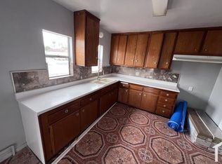 230 W F St, Wilmington, CA 90744