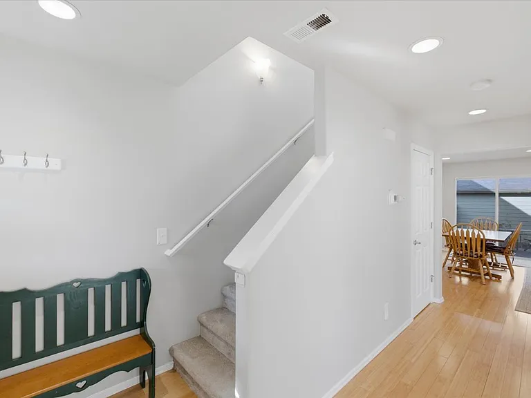 3519 SE Quayside St — Photo 3