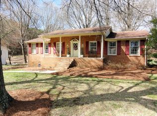 3840 Willowood Dr, Clemmons, NC 27012