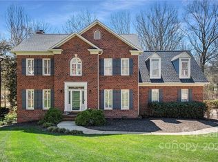 10417 Oak Pond Cir, Charlotte, NC 28277