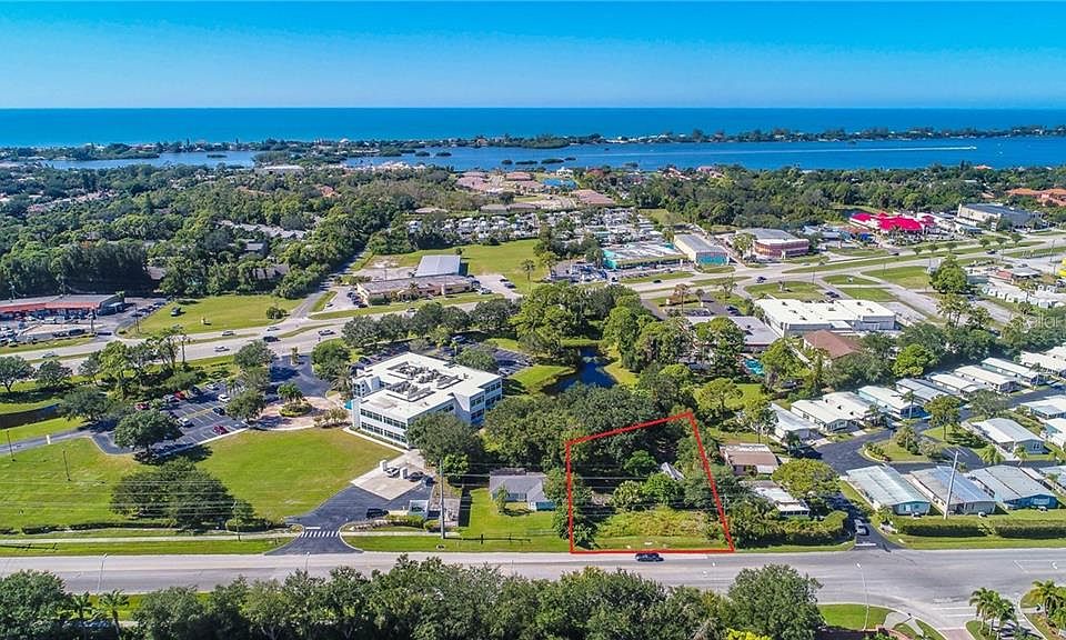 1st image of 908 Old Venice Rd