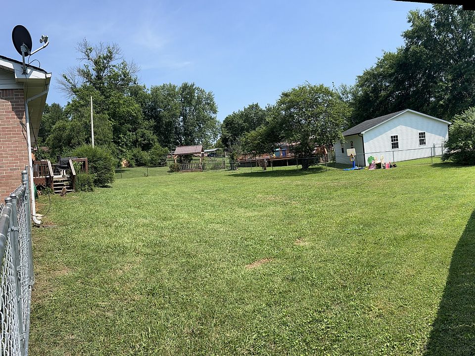 2nd image of 105 Cherry Ln
