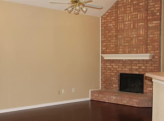 2nd image of 2404 Norwich Dr
