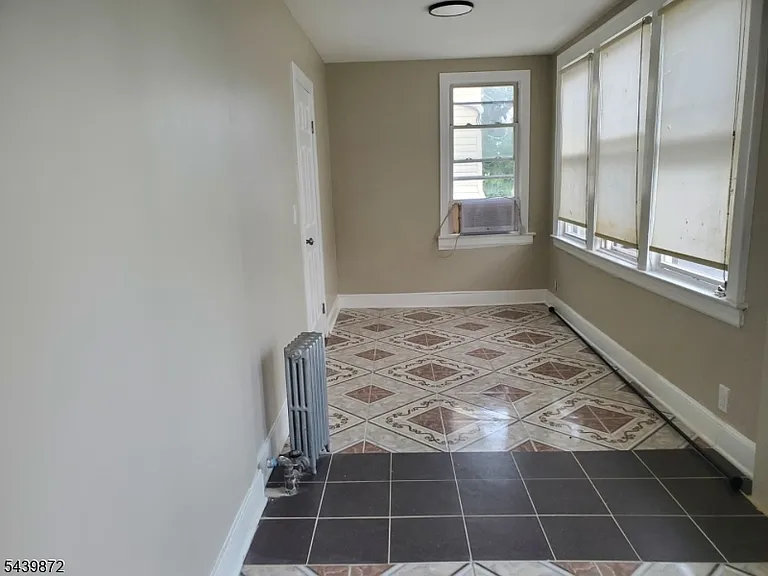 15 Westervelt Pl — Photo 16
