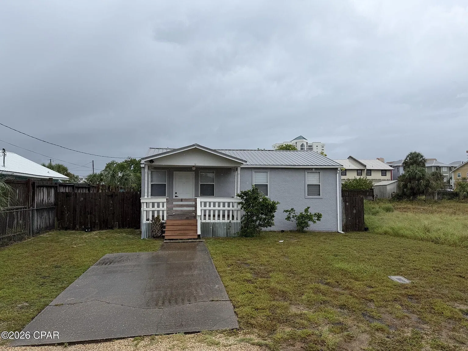 3 bed, 825 sqft, $1,695 — Photo 2