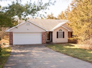 860 Nieman Rd, Holts Summit, MO 65043