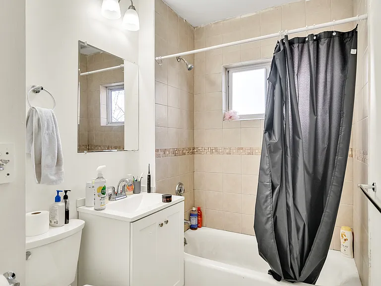 20 Ashford St #20 — Photo 8