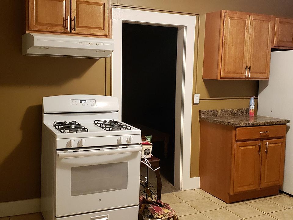 Kitchen, living room doorway