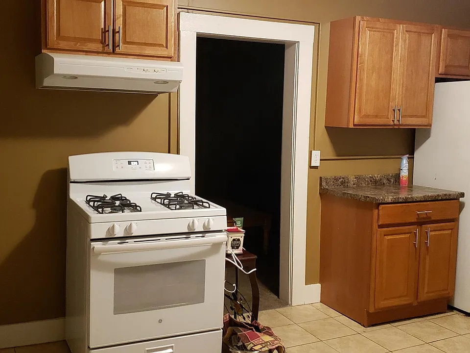 Kitchen, living room doorway