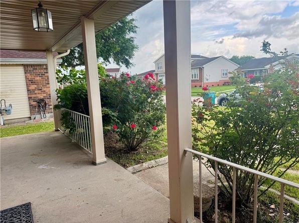 4001 Bayou Oaks Dr, Harvey, LA 70058