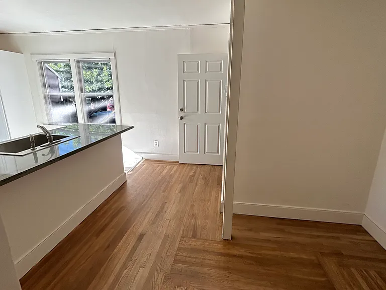 827 33rd St #3 — Photo 6