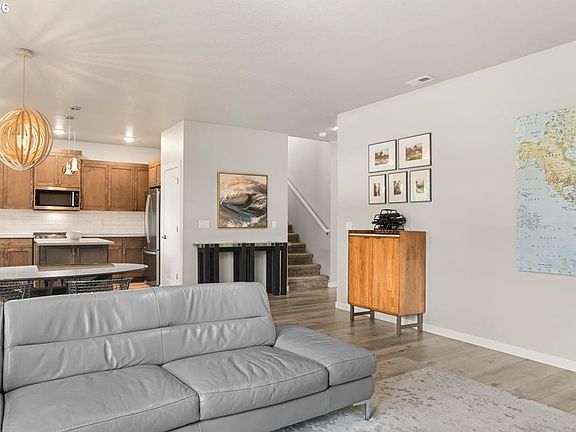 5th image of 1711 N Sweetgum St