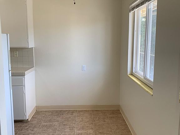 3rd image of 515 Lucerne Ave #3