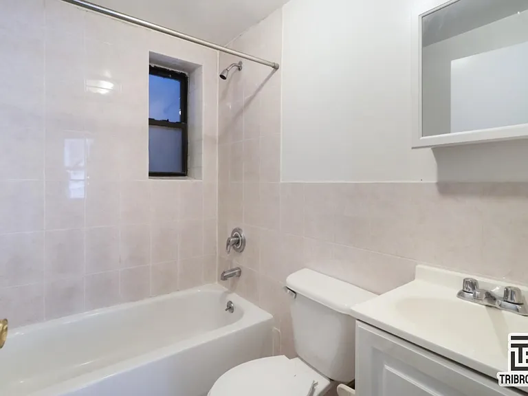 250 4th Ave #1C — Photo 4