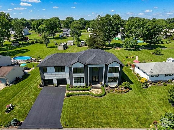 4th image of 11 Williams Rd