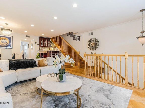 2nd image of 18102 Burbank Blvd Unit 29