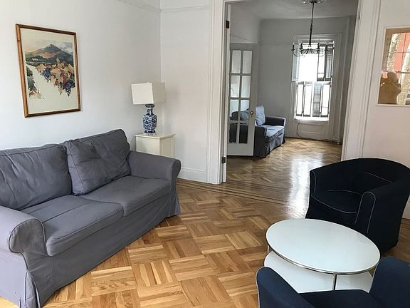 3rd image of 2 Willow Pl #1
