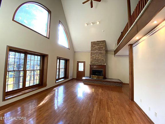 2nd image of 118 Mohawk Rd