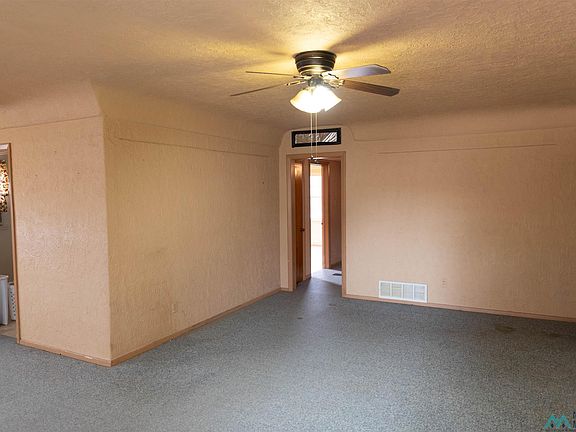 5th image of 1034 N Edwards St