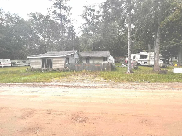 108 E North St, Lake, MI 48632