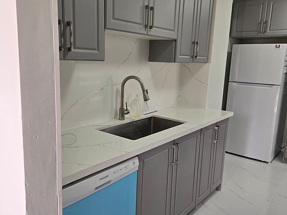 4th image of 505 Silverstone Dr