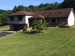 302 Gardner Center Rd, New Castle, PA 16101