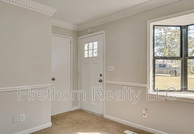 2349 Henry Cir — Photo 5