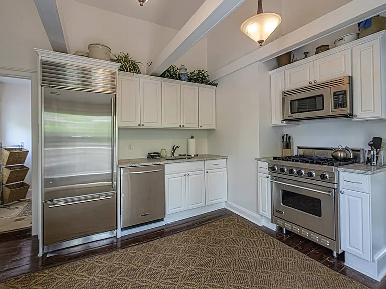 364B Main St — Photo 8