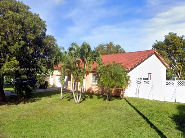 22301 SW 127th Pl, Miami, FL 33170