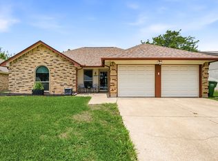8009 Berry Brook Dr, Watauga, TX 76148