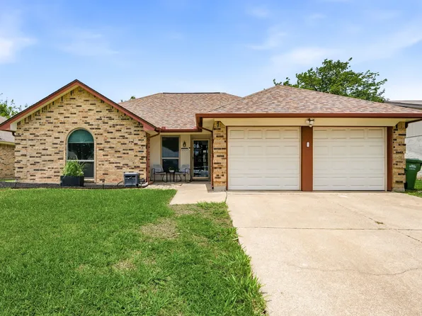 8009 Berry Brook Dr, Watauga, TX 76148