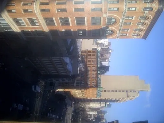 Rented by Metropolitan Equities | media 40