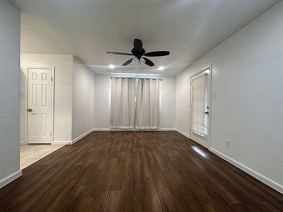 5th image of 3014 Meadow Park Dr