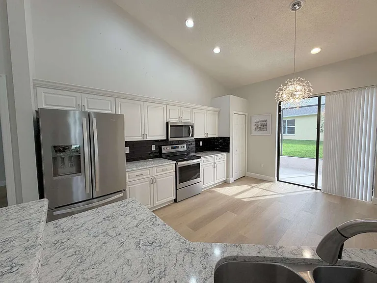6240A Fairskies Dr — Photo 8