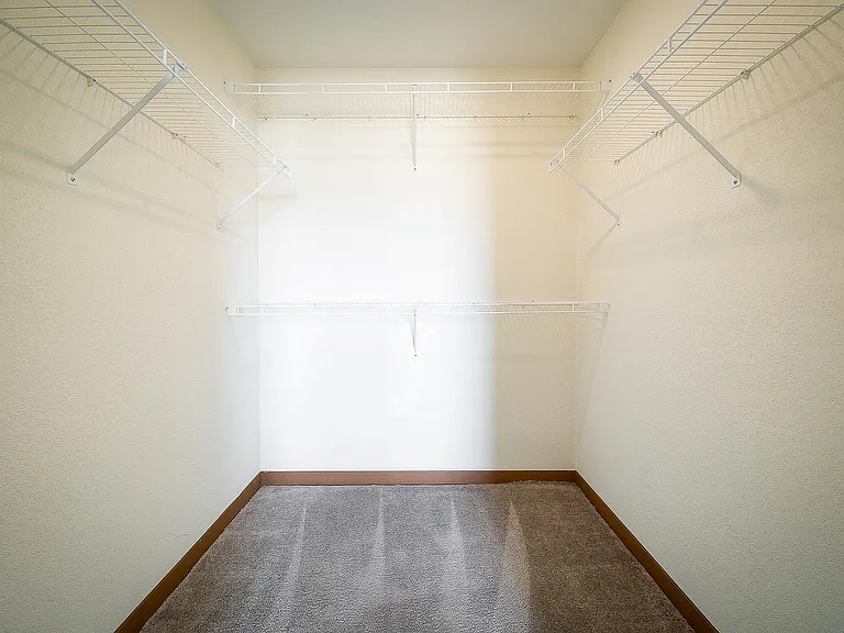 Cranbrook - Walk-in Closet