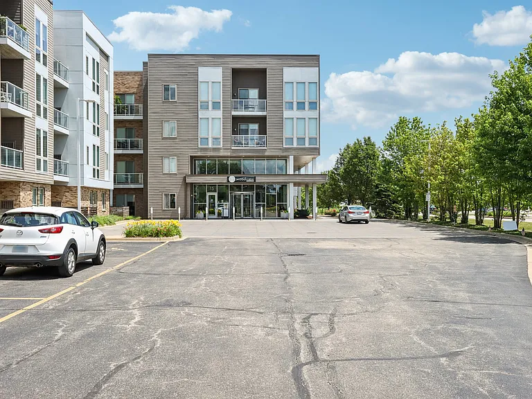 Woodview Apartments — Photo 6