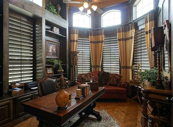 3rd image of 5533 Dearborn Ln