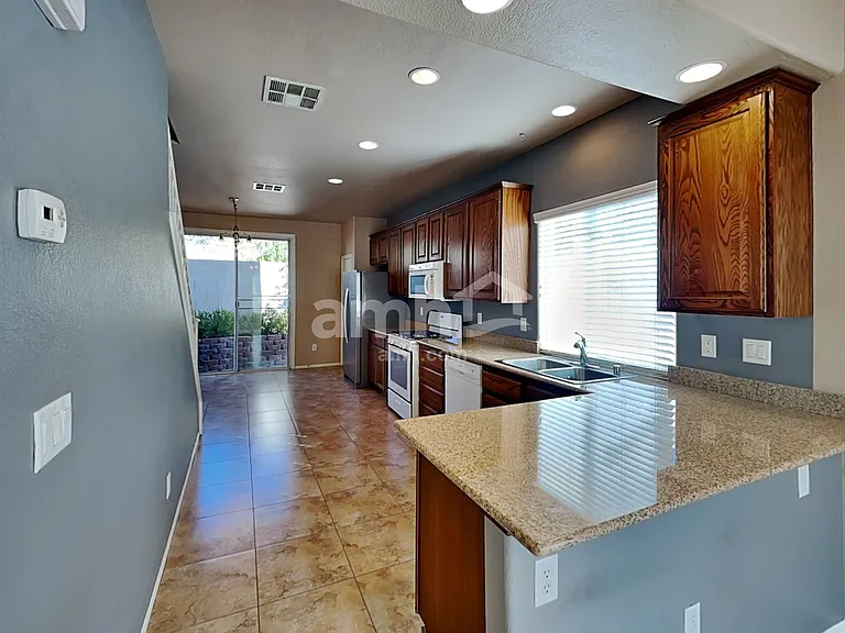 10382 September Flower St — Photo 3