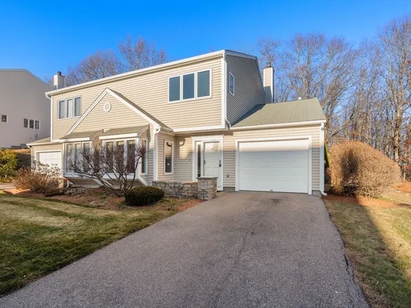 69 Oakwood Ln #69, Worcester, MA 01604