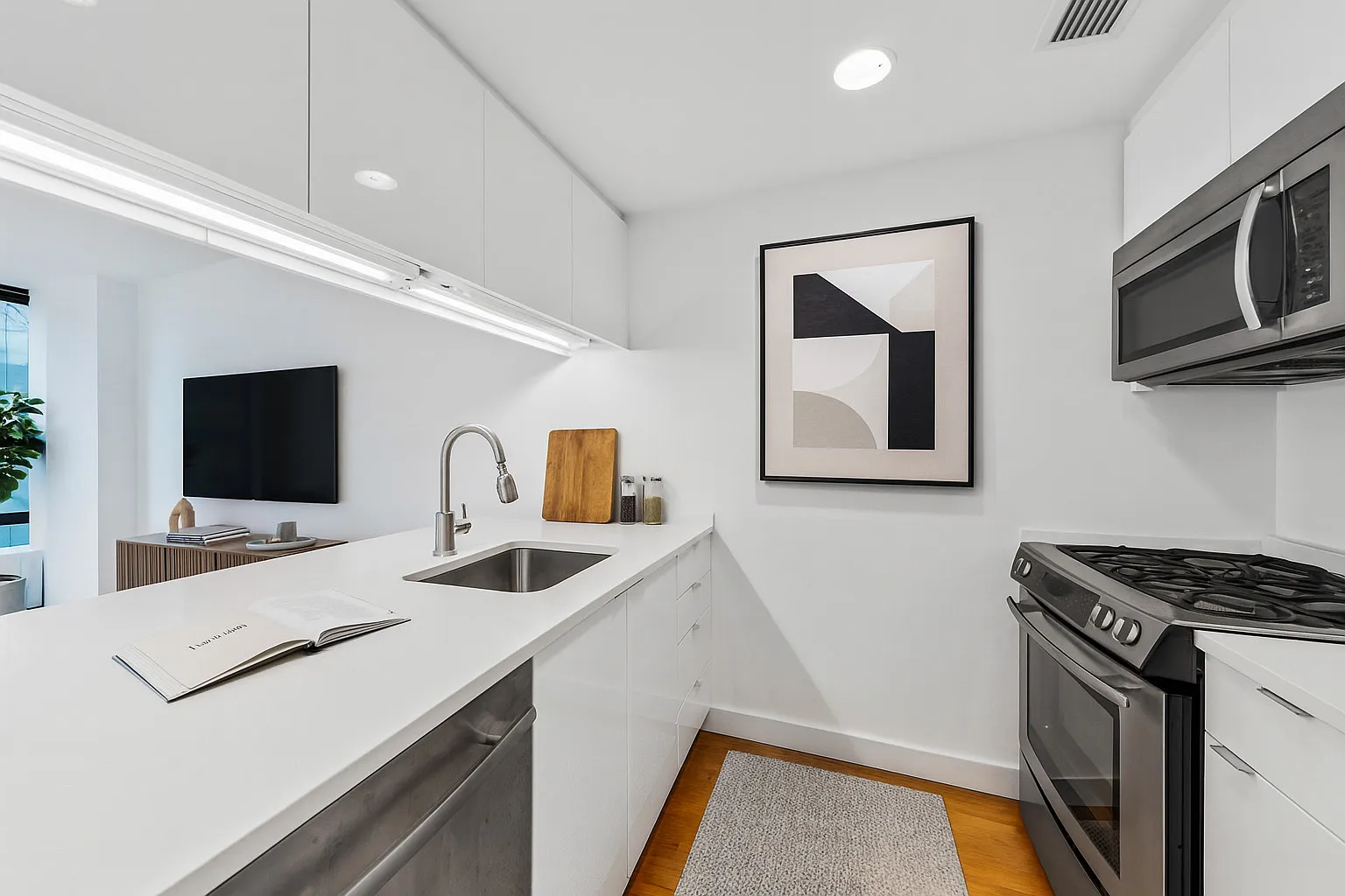 1113 York Avenue — Photo 4