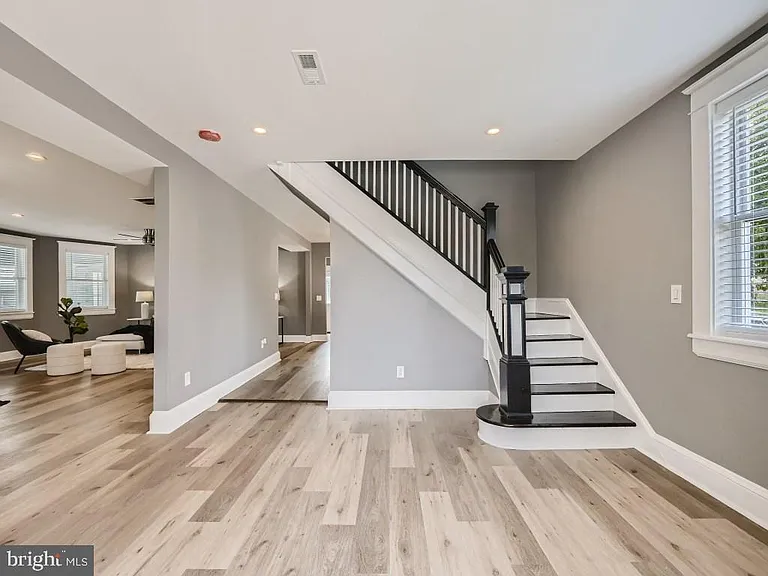 1826 Fairview Ave — Photo 12