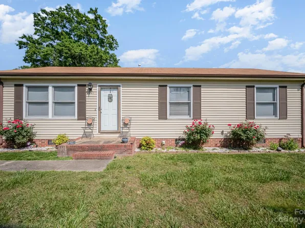 2241 Myrtlewoods Dr, Gastonia, NC 28052