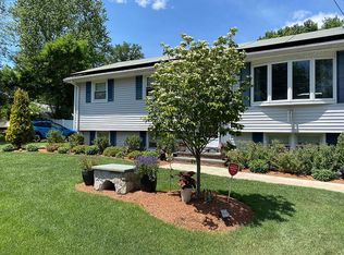 4 Kensington Dr, Billerica, MA 01821